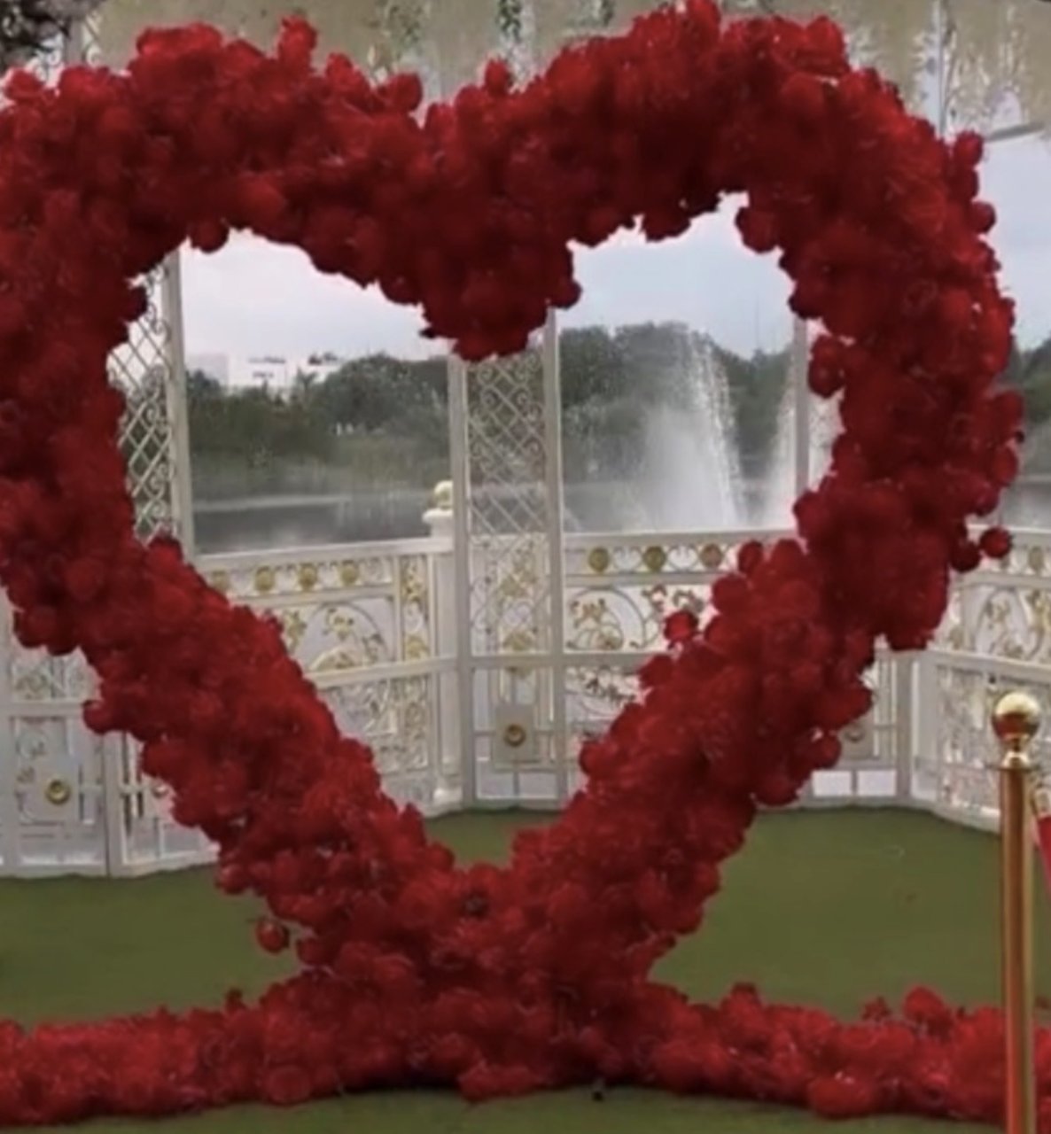 The Red Heart: a heart-shaped arch of red blooms